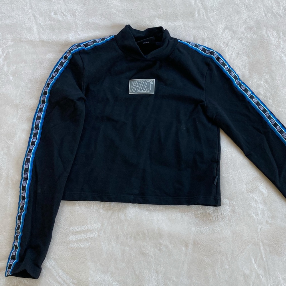 V-Files Black and Blue Athletic crop turtleneck top